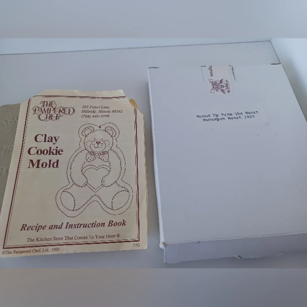 Vintage Two Round Up From The Heart Homespun Heart‎ Pampered Chef Cookie Cutters